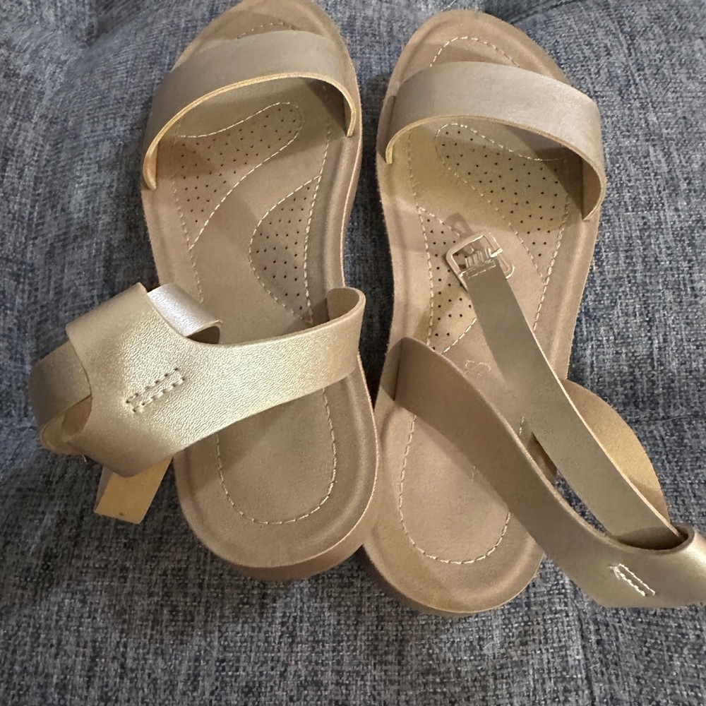 Elegant Gold Women's Sandals
